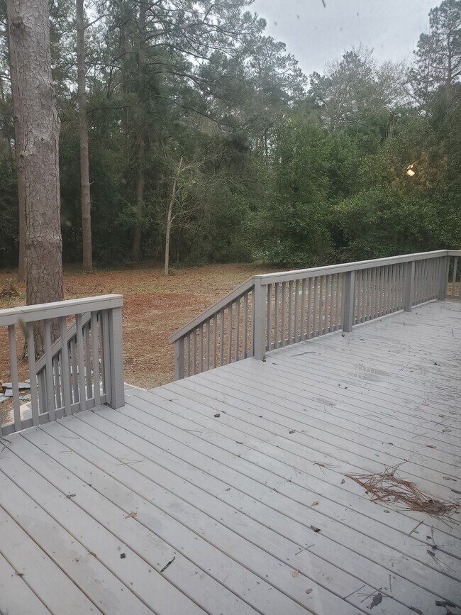 Building Photo - 108 Warren Rd