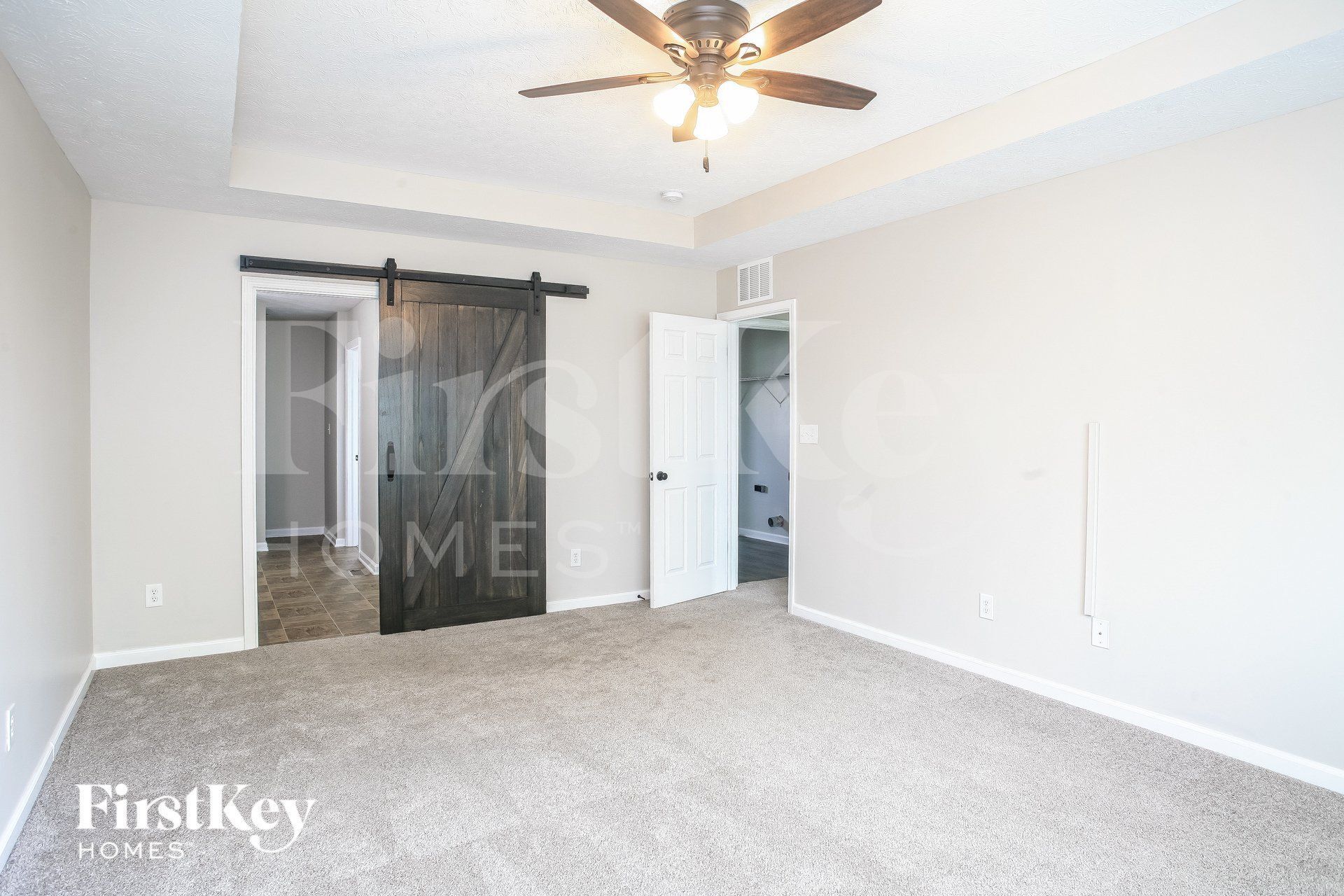 Building Photo - 4020 Poplar Dr