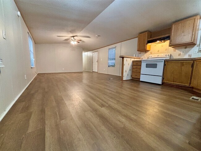 Building Photo - 13295 Pecan Tree Dr