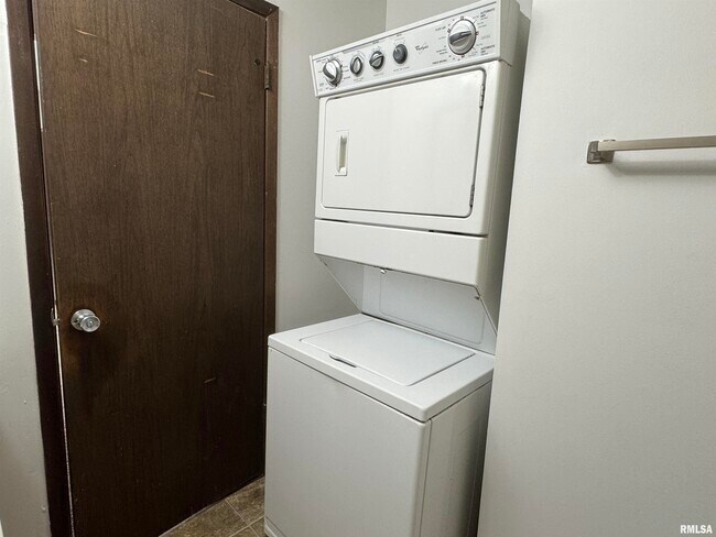 Building Photo - 3475 Winston Dr