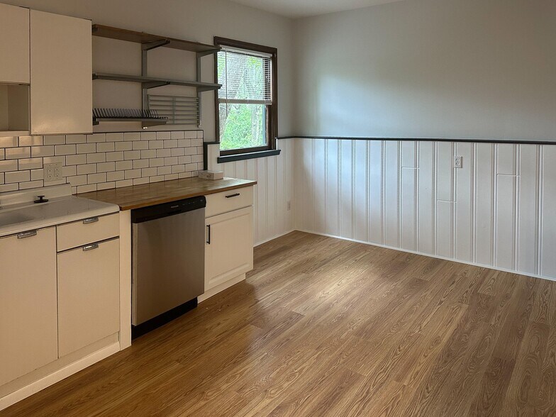 Building Photo - 4143 Chambers St