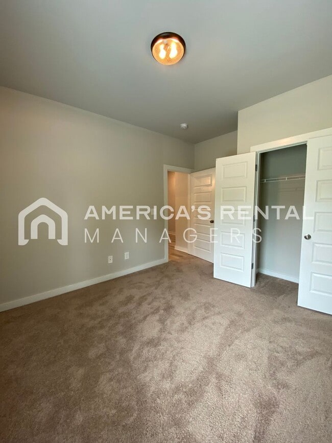 Building Photo - Home for Rent in Weaver, AL!!! Available to View Now!!