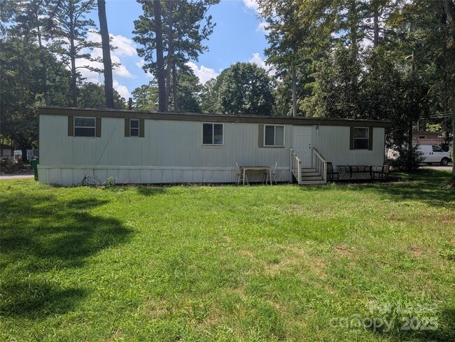 Building Photo - 6028 McDaniel Ln