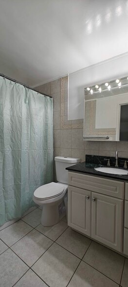 Building Photo - 801 Brickell Bay Dr