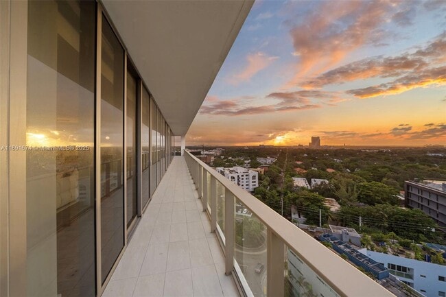 Building Photo - 2678 Tigertail Ave