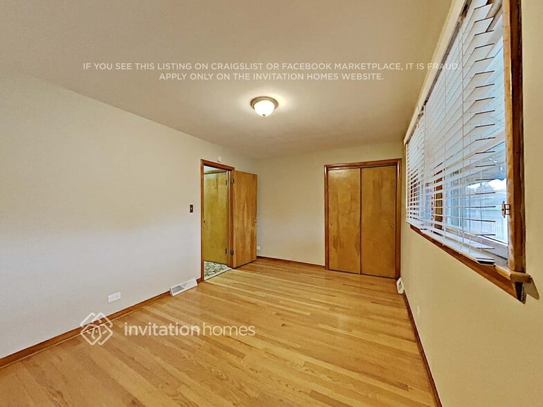 Building Photo - 6447 W 63rd Pl