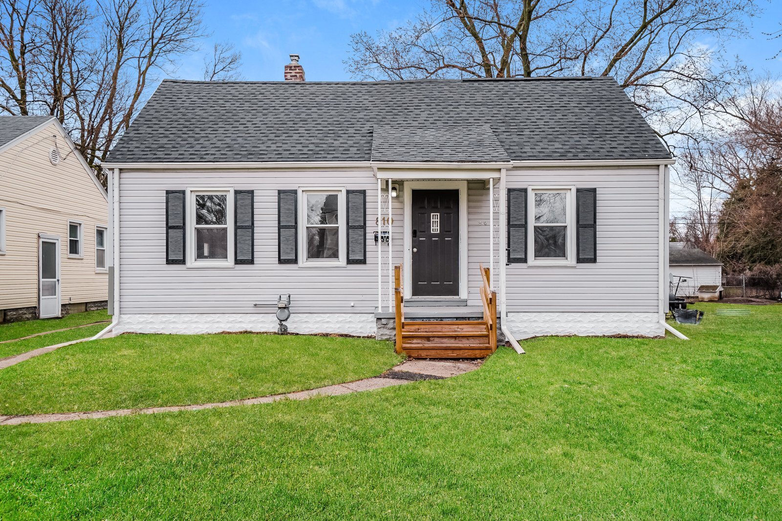 Building Photo - 810 Broer Ave