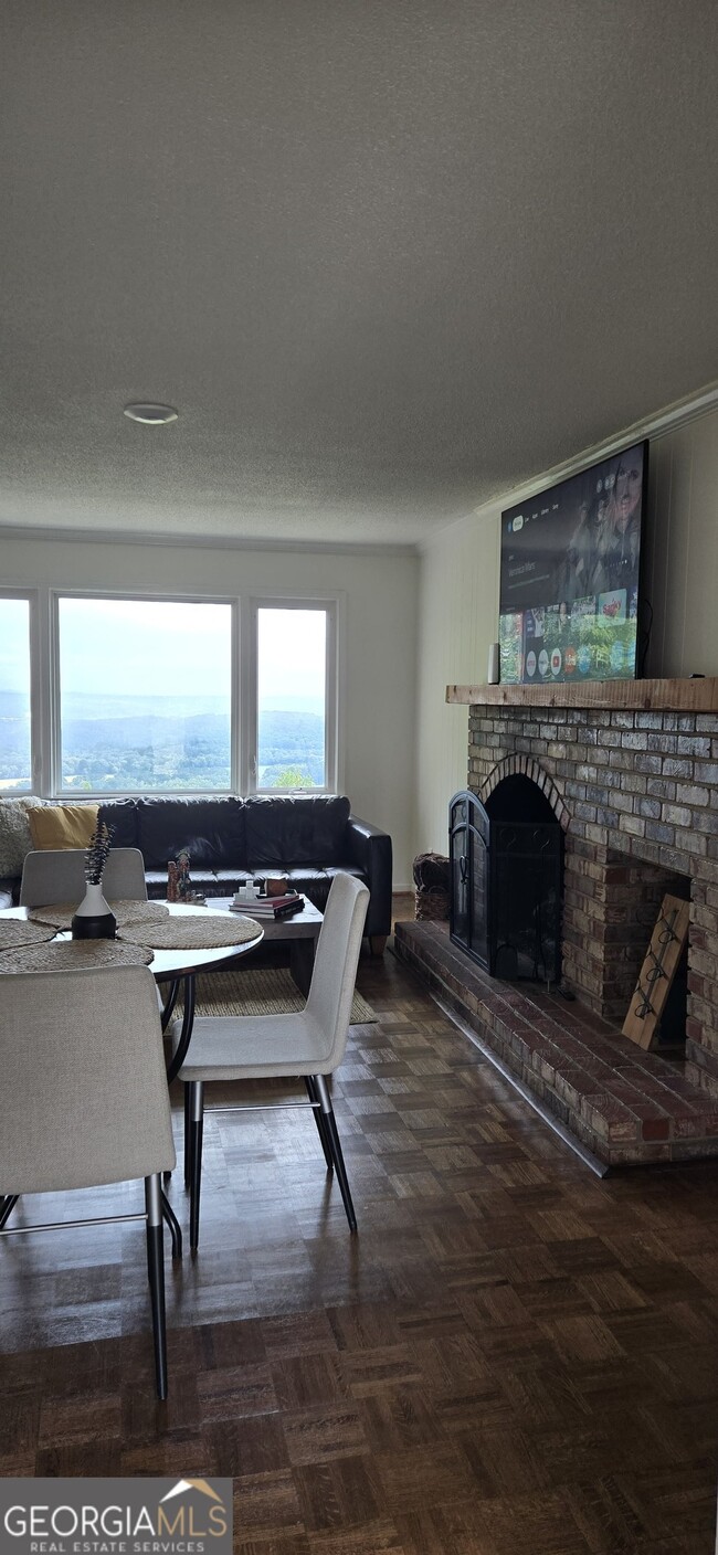 Building Photo - 421 Mt Alto Rd SW