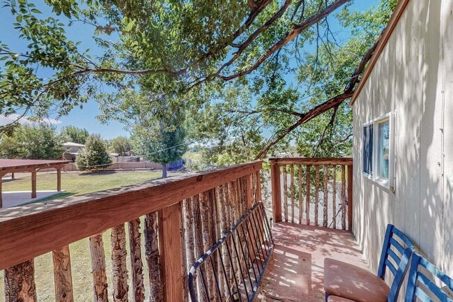 Building Photo - 501 Calle De