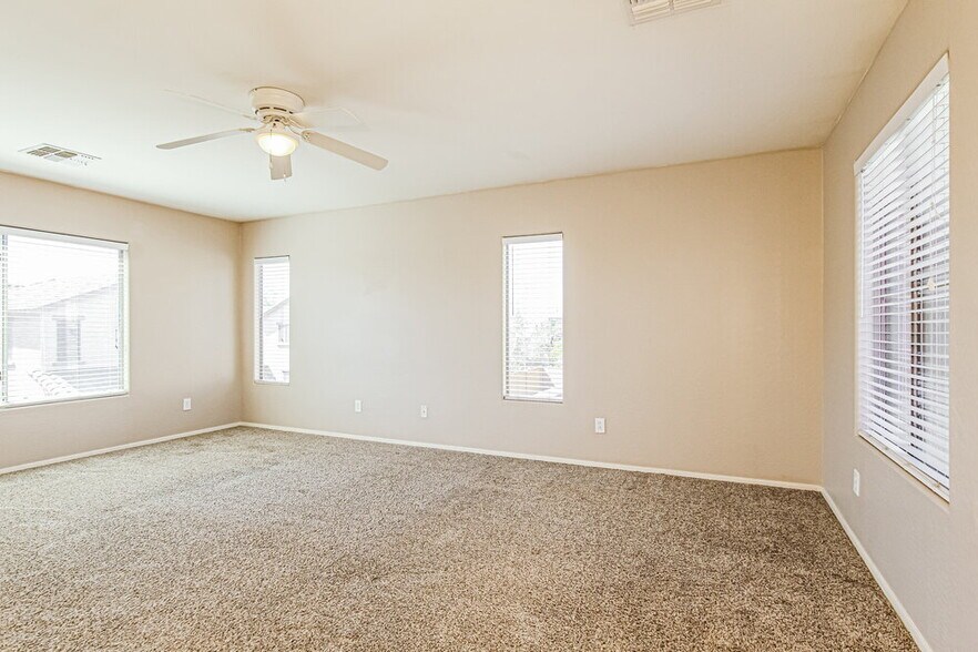 Building Photo - 15445 W Jenan Dr