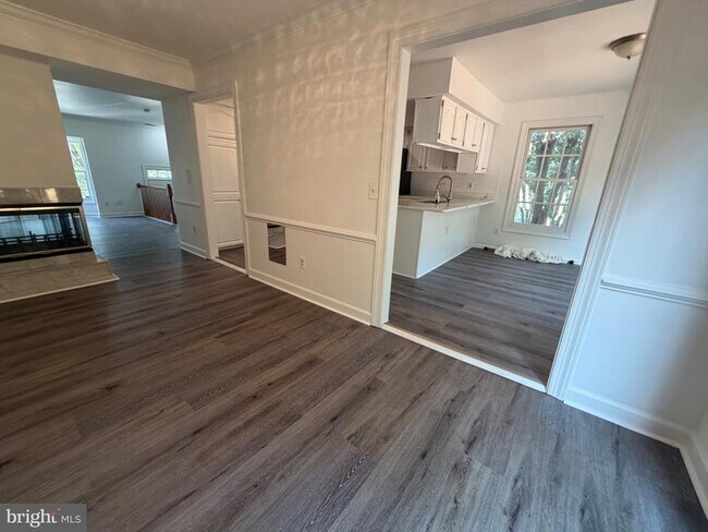 Building Photo - 4009 Dogberry Ln