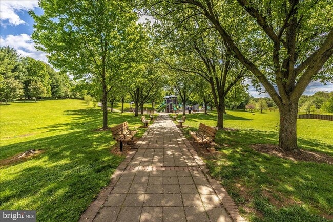 Building Photo - 106 Lamont Ln