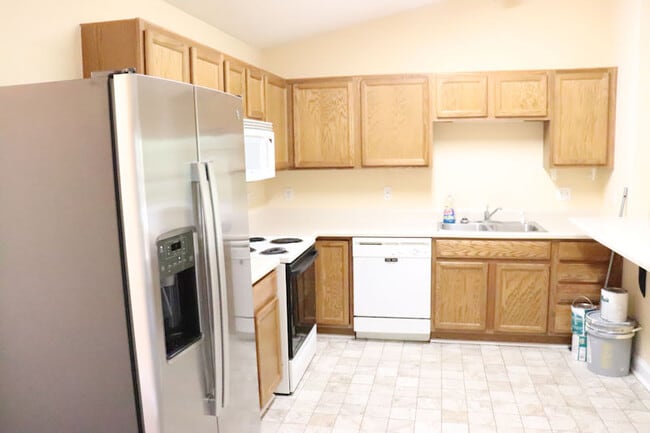 Building Photo - 4962 Grigsby Gate Way
