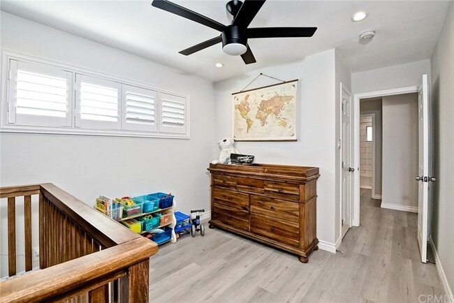 Building Photo - 2642 Davis Pl