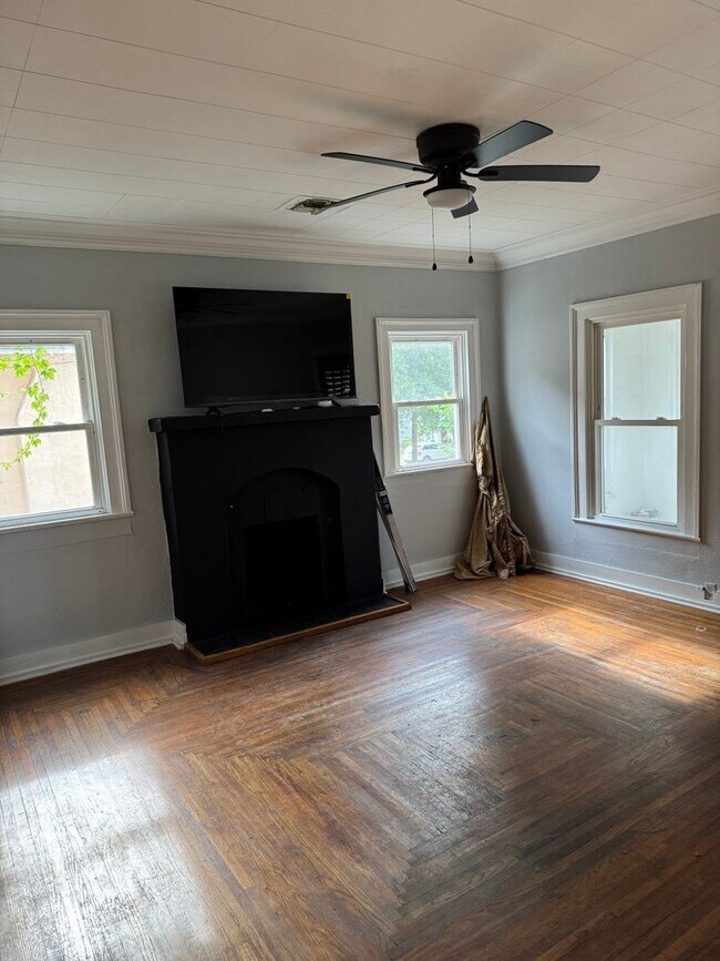 Building Photo - 2218 Yancey Ave