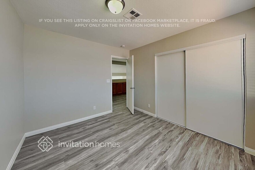 Building Photo - 4756 Illustrious St