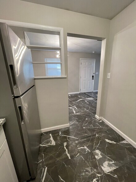 Building Photo - 7901 Camargo Rd