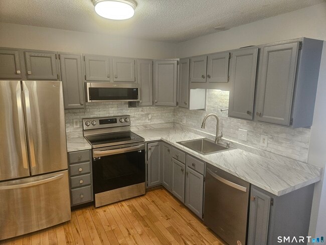 Building Photo - 63 Webb St