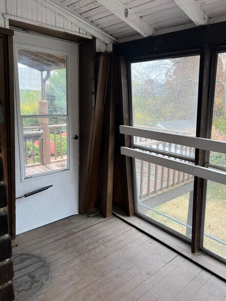 Building Photo - 1229 Claytonia Ter