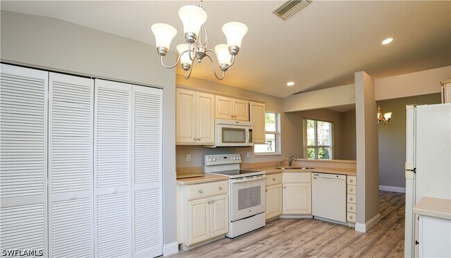 Building Photo - 402 Emerald Bay Cir