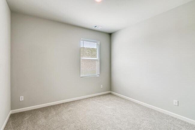 Building Photo - 250 Sweet Bay Ln