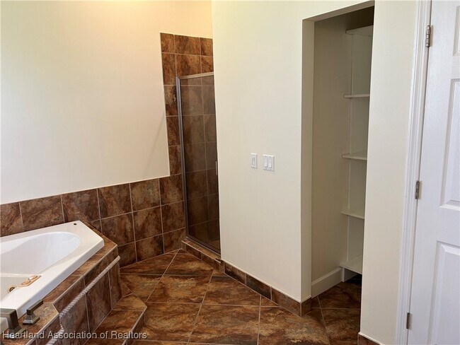 Building Photo - 6200 Pebble Ln