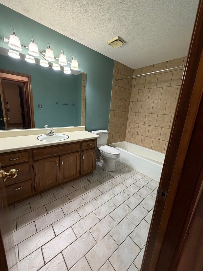 Building Photo - 1705 Brookwater Pl