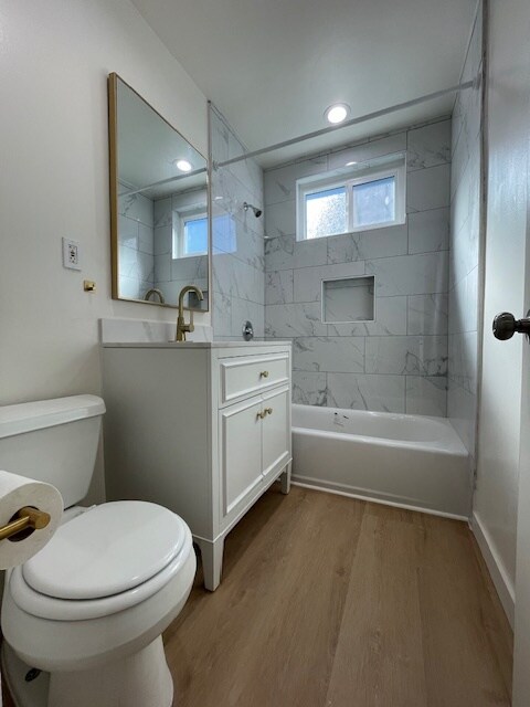 Building Photo - 2939 S Bronson Ave