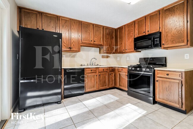 Building Photo - 560 Presidential Dr