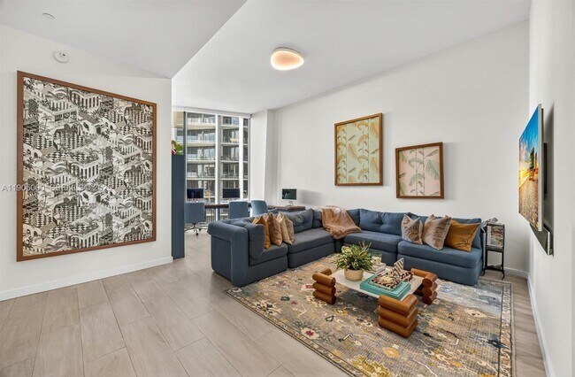 Building Photo - 2821 S Bayshore Dr