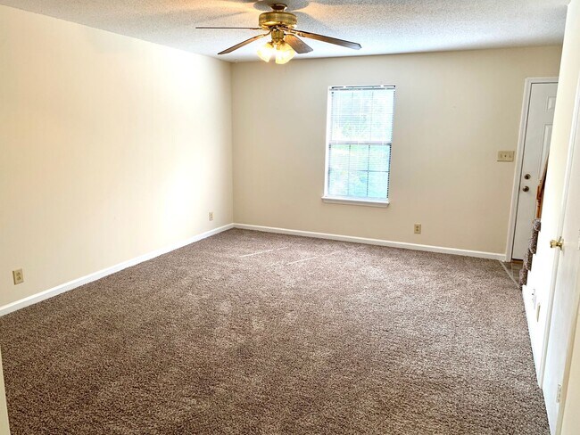 Building Photo - 231 Winters Ct