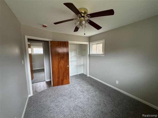 Building Photo - 7012 Tappon Dr