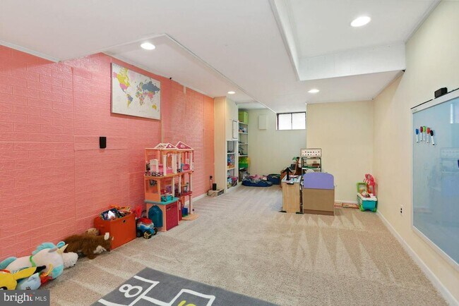 Building Photo - 7029 Old Dominion Dr