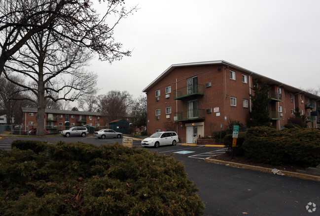 Building Photo - Robert Morris Apartments