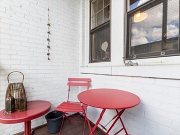 Building Photo - 400 Washington St