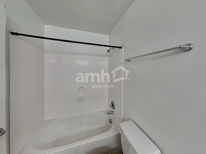 Building Photo - 1281 W Molinetto Dr