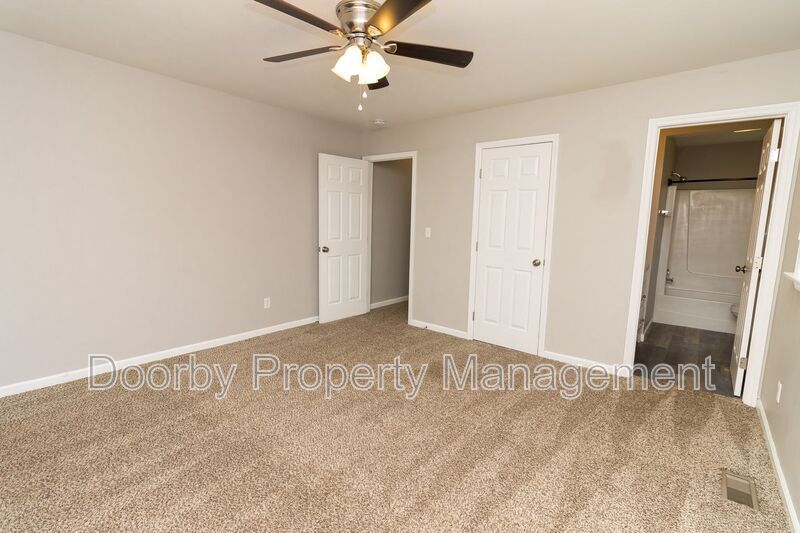 Building Photo - 1345 Cenora Ln
