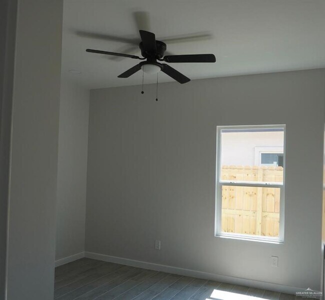 Building Photo - 9 Sugar Gdn Dr