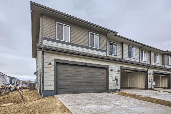 Building Photo - 743 Pokeweed Ln