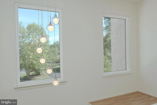 Building Photo - 72 5 Crown Royal Cir