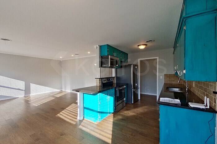 Building Photo - 4418 Mesa Cir