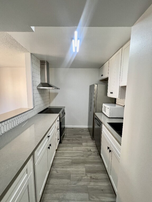 Building Photo - Updated 2 bedroom condo in a gated communi...