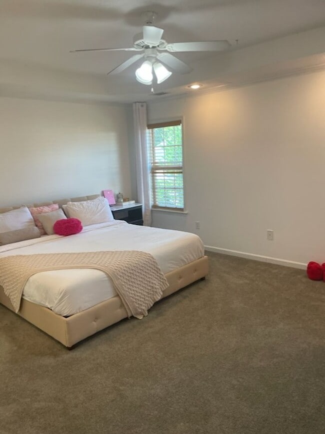 Building Photo - Grovetown Charmer Close To Fort