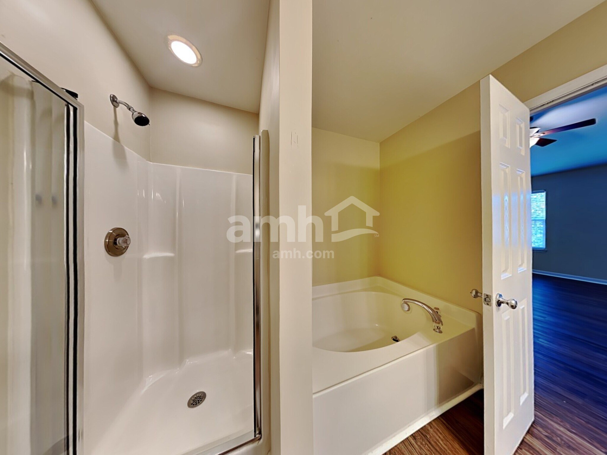 Building Photo - 5716 Running Fox Ln