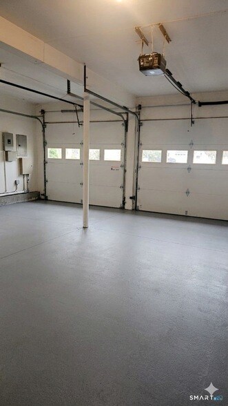 Building Photo - 20 Apple Way