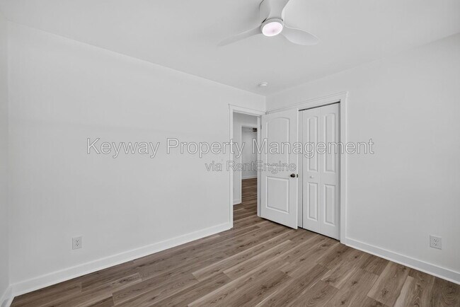 Building Photo - 3007 Stratford Dr