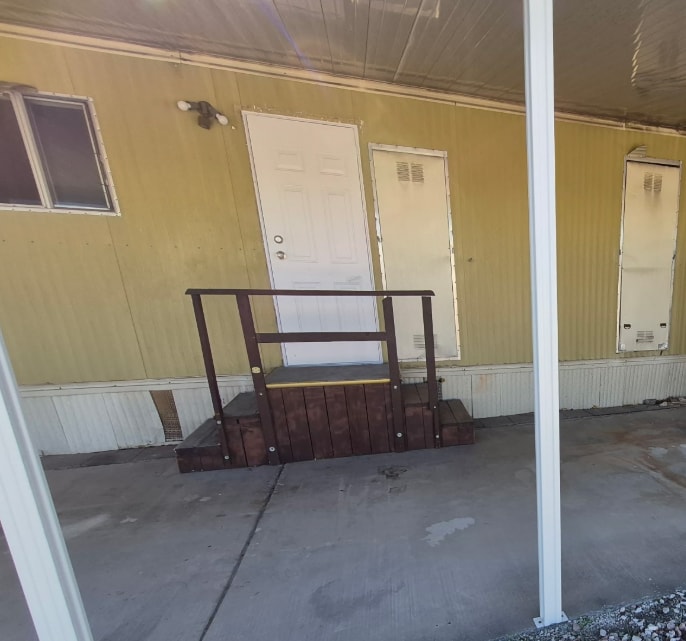 Building Photo - 3601 E Wyoming Ave