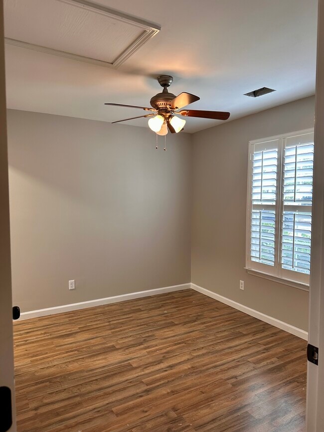 Building Photo - Charming 2-Bedroom Townhome in 'The Commons', Hanahan, S.C.