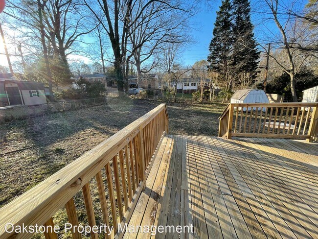 Building Photo - 3 br, 1.5 bath House - 1262 Woodcroft Road