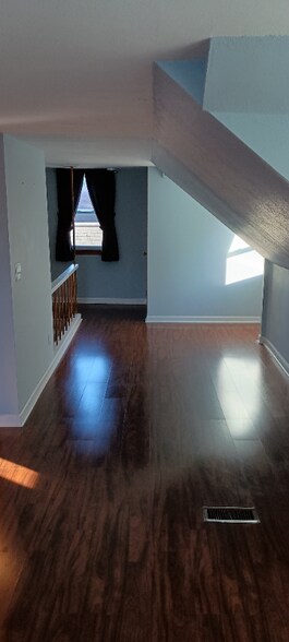 Building Photo - 13920 Old Pleasant Valley Rd